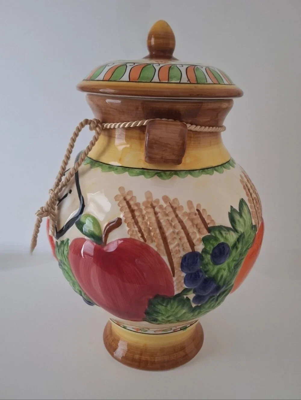 Nonni's vintage ceramic biscotti jar